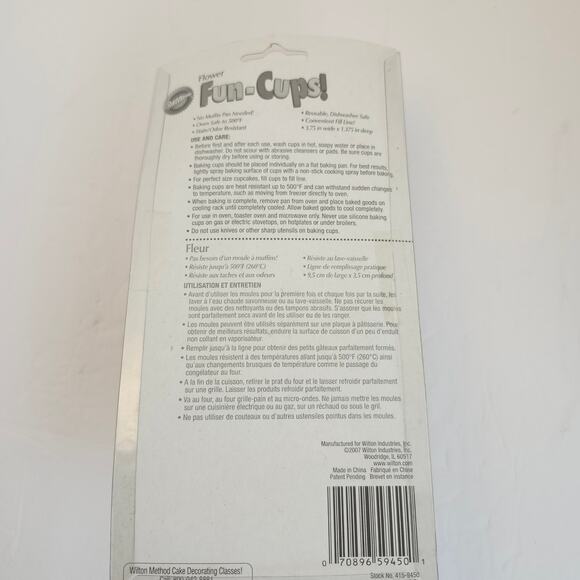 Wilton Silicone Muffin Baking Cup Lot Of 30 Hearts Flowers Squares Multi-Color - Picture 5 of 12